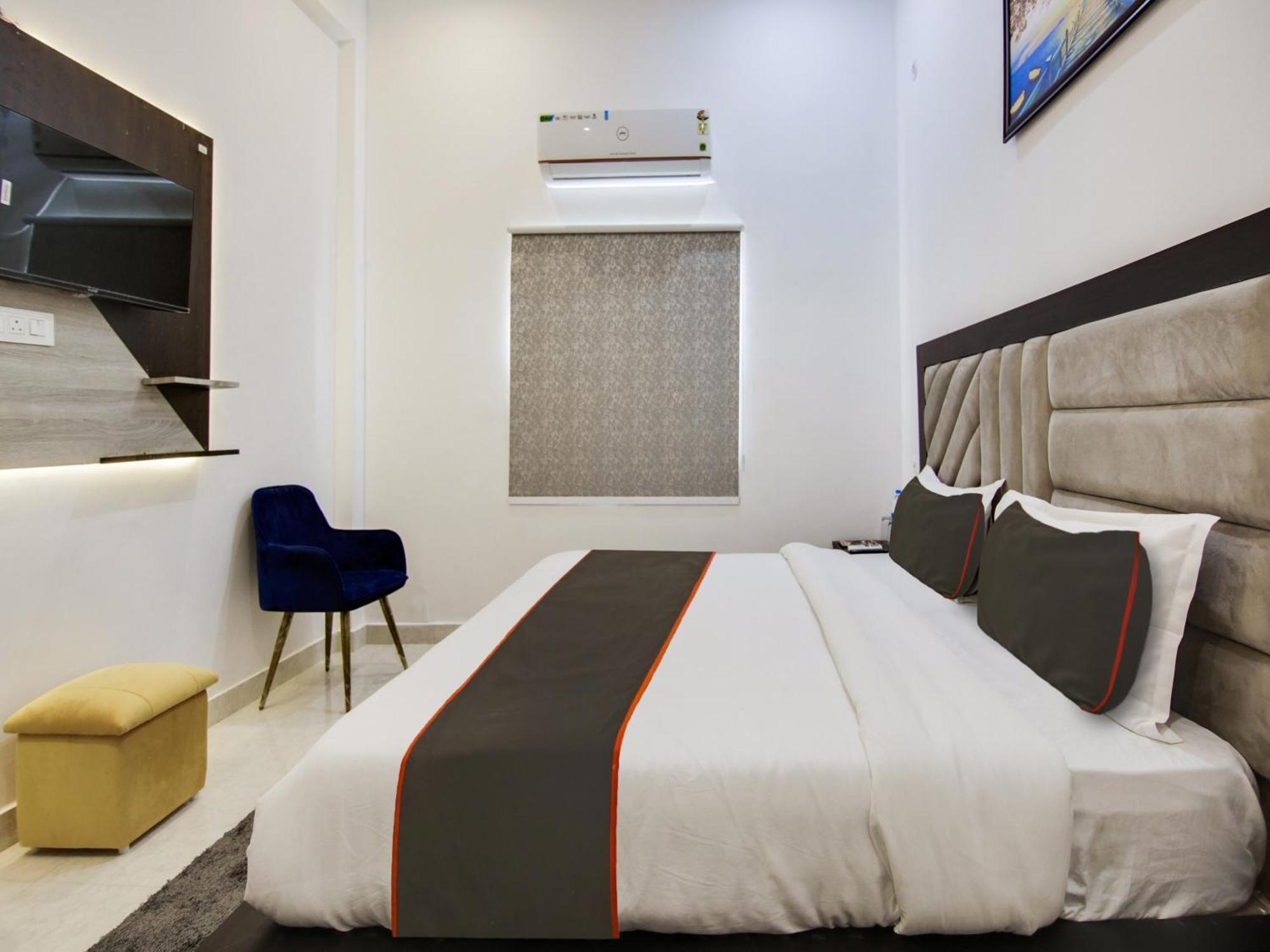 The Nines Hotel & Restro Найнитал Экстерьер фото