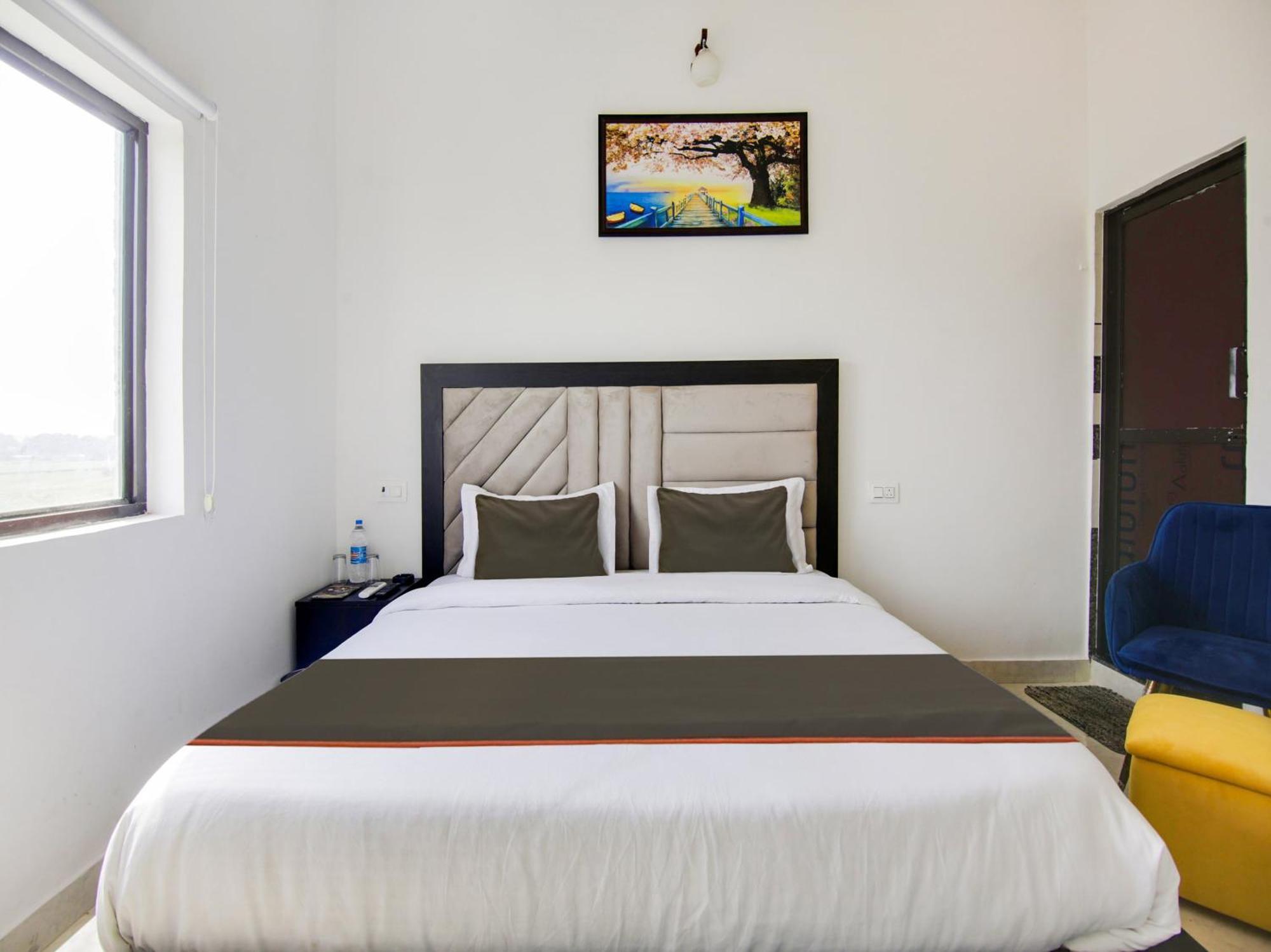 The Nines Hotel & Restro Найнитал Экстерьер фото
