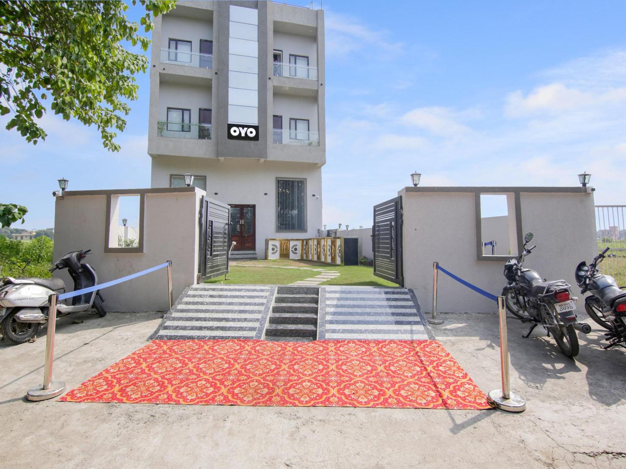 The Nines Hotel & Restro Найнитал Экстерьер фото